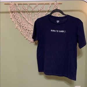 ⭐️2/15⭐️UNIQLO Peanuts Born To Surf T-shirt